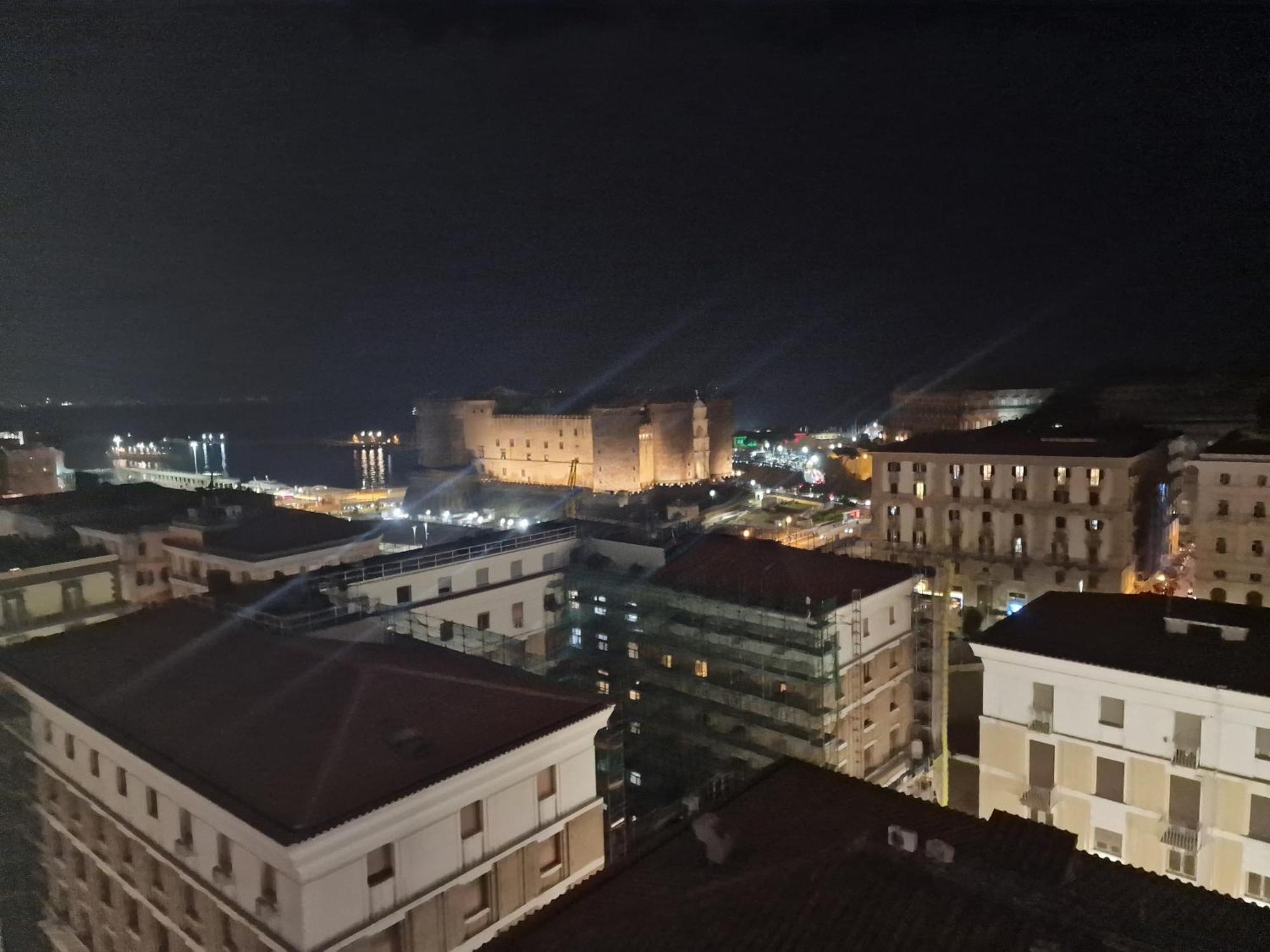 Neapolitan Skyscraper Suites Екстер'єр фото